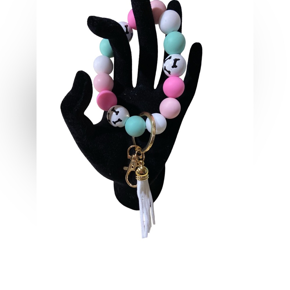 Silicone bead wristlet